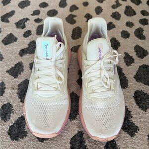 Reebok Cream Sneakers with Mesh Texture and Low-Top Design